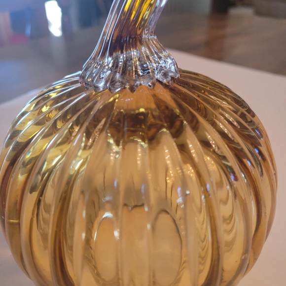 AAMBER GLASS PUMPKIN - Picture 2 of 3
